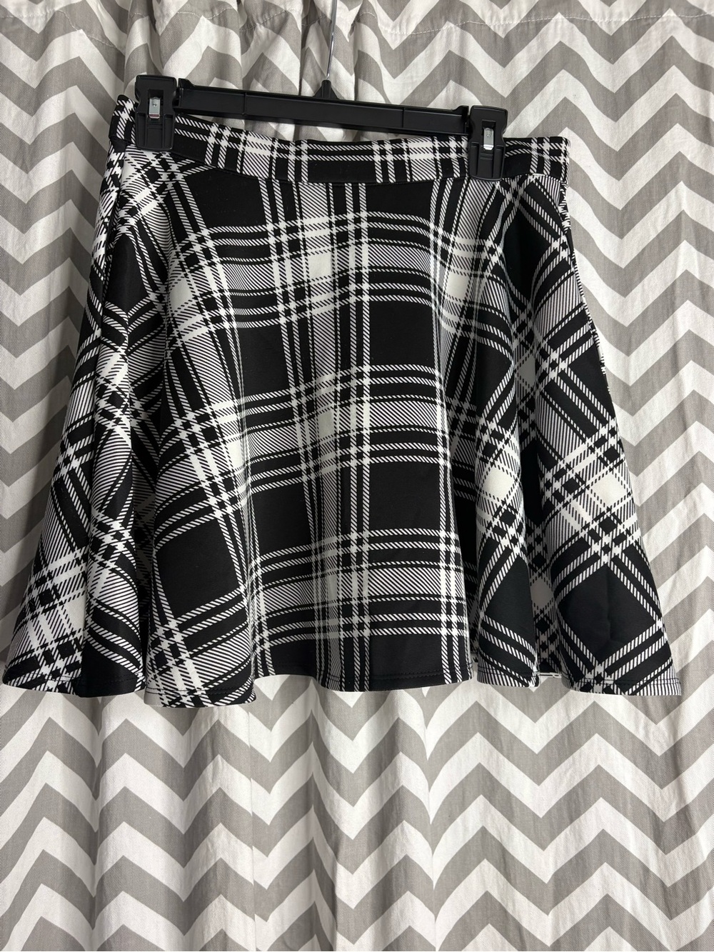 Hot Topic Black & White Plaid Skater Skirt
